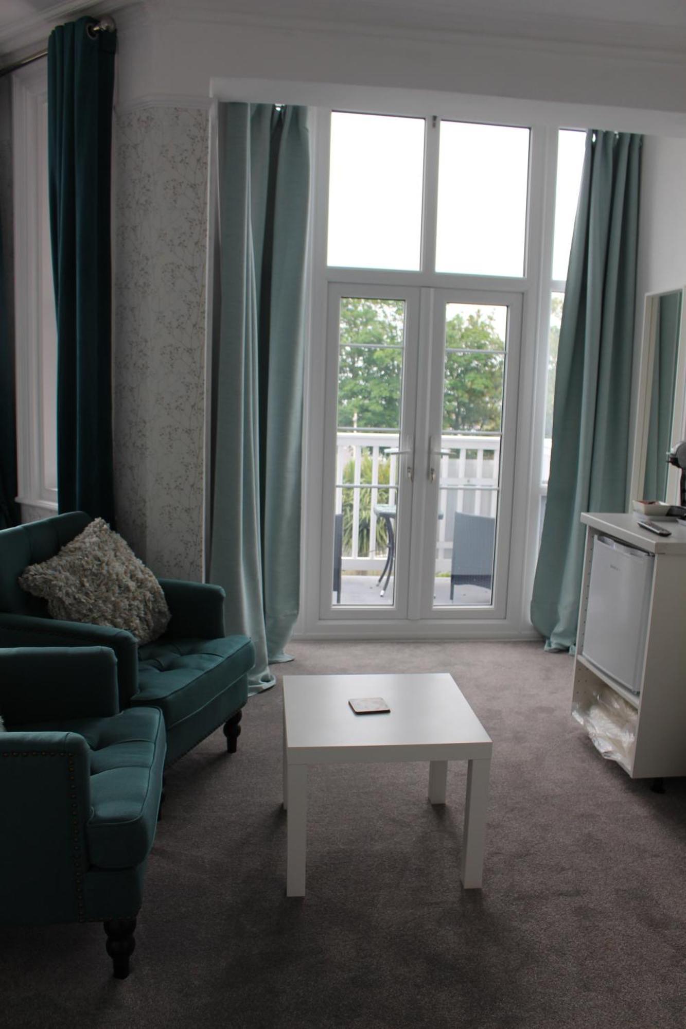 Beamsley Lodge B&B อีสต์บอร์น ภายนอก รูปภาพ