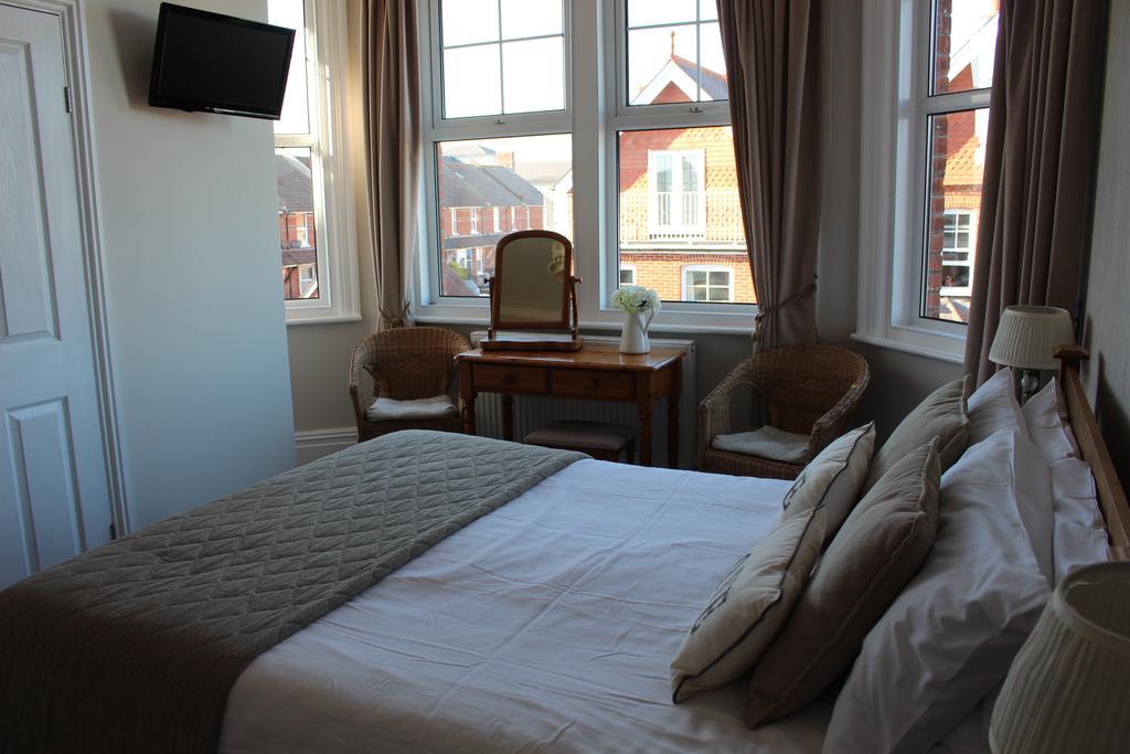 Beamsley Lodge B&B อีสต์บอร์น ภายนอก รูปภาพ