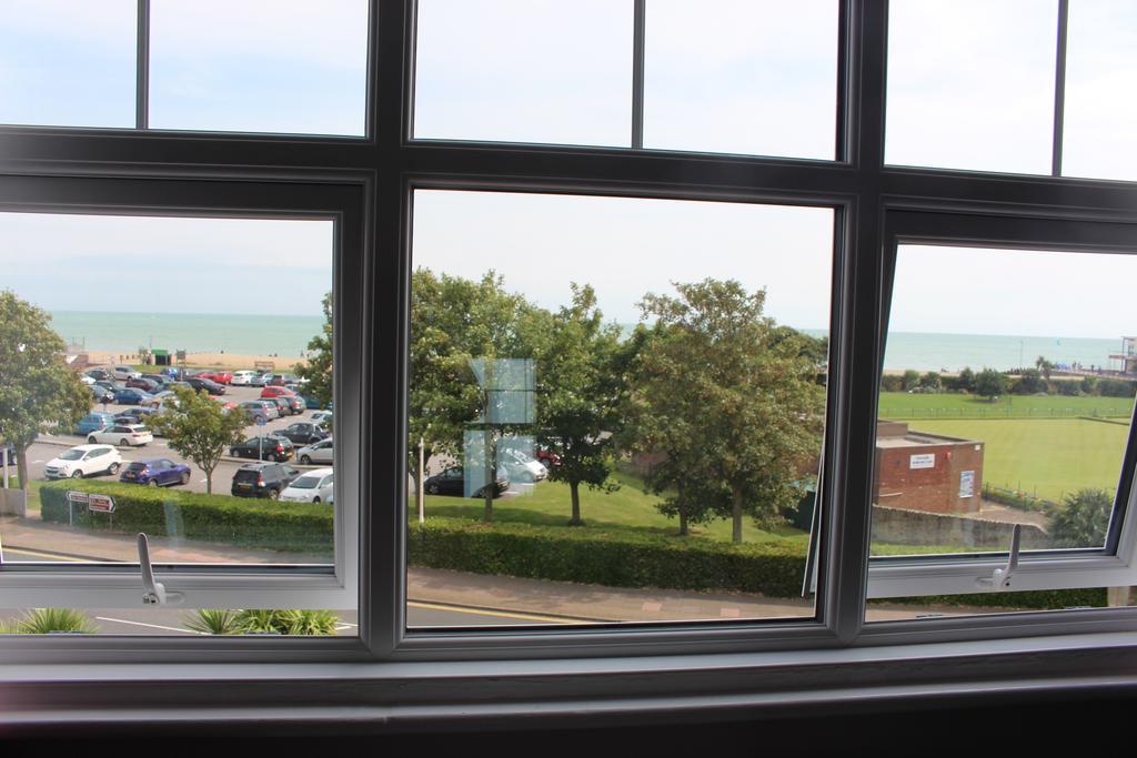 Beamsley Lodge B&B อีสต์บอร์น ภายนอก รูปภาพ