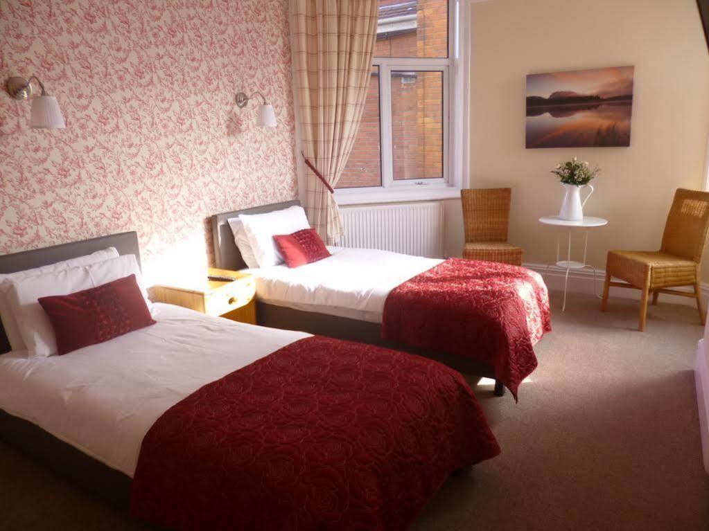 Beamsley Lodge B&B อีสต์บอร์น ภายนอก รูปภาพ