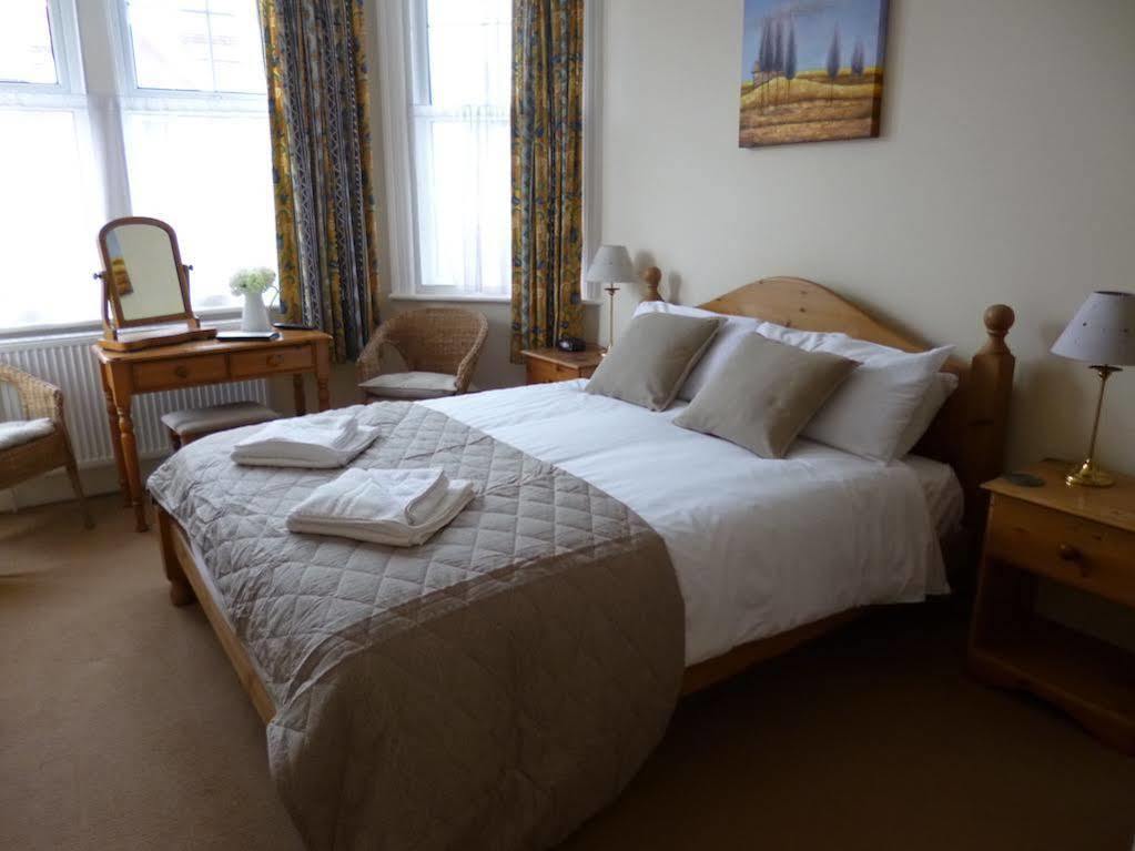 Beamsley Lodge B&B อีสต์บอร์น ภายนอก รูปภาพ